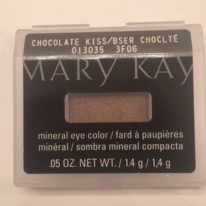 Mary Kay mineral eyeshadow (chocolate kiss)